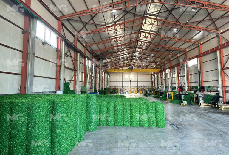 what-to-consider-when-buying-wholesale-grass-fence